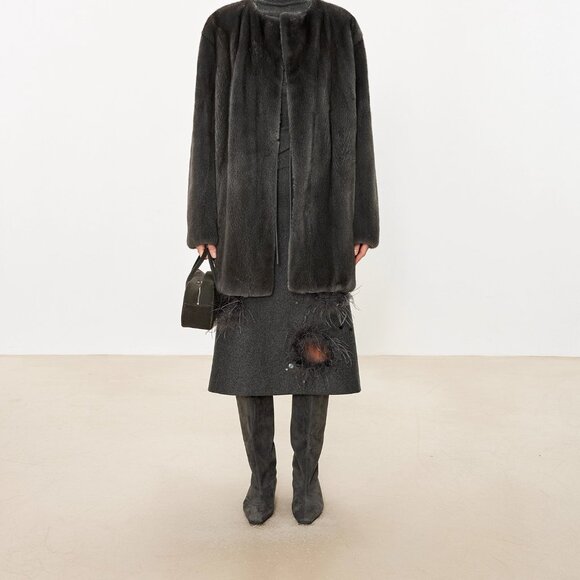 CHICJOC Ostrich Feather Embellished Wool Midi Skirt Luxury Handcrafted Appliqué - Picture 7 of 14